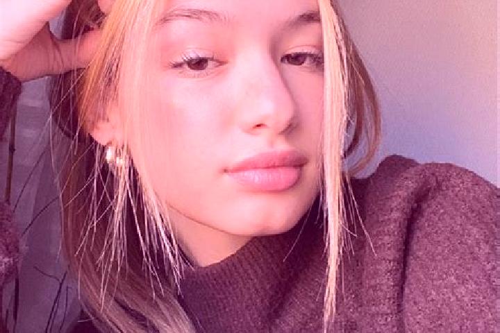 Piper, 23, a blonde brown-eyed middle eastern companion based in Hainichen. Offering GFE, Dinner Date, CIM. Available for incall and outcall, overnight booki...