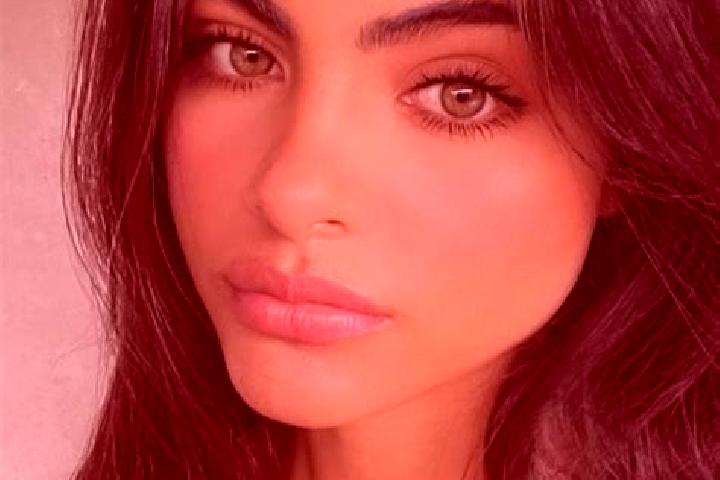 Piper, 23, a blonde dark-eyed middle eastern companion based in Dragoiesti. Offering Striptease, A-Level, Duos. Available for incall and outcall, overnight b...