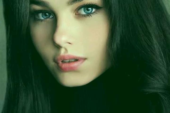 Piper, 23, a brunette dark-eyed caucasian companion based in Aquin. Offering Girlfriend Experience, 69, Erotic Massage, Dinner Date. Available for incall and...