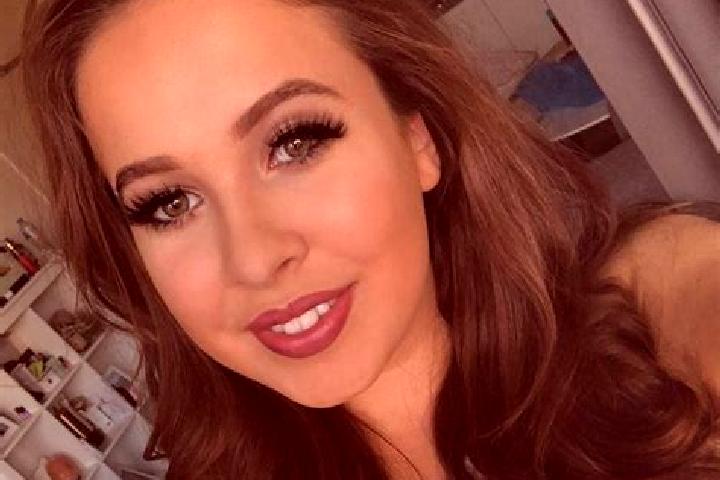 Piper, 23, a dark blonde amber-eyed caucasian companion based in Krummel. Offering Girlfriend Experience, GFE, Overnight. Available for incall and outcall, d...
