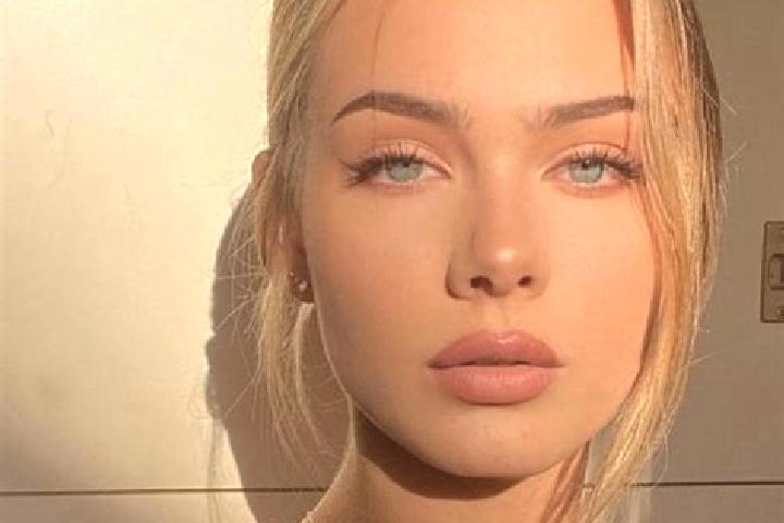 Piper, 23, a dark blonde grey-eyed european companion based in La Arena. Offering GFE, Tantra, Travel Companion, Dinner Date. Available for incall and outcal...