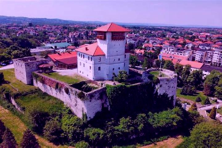 Piper, 23 — Escort in Gradacac, Bosnia and Herzegovina