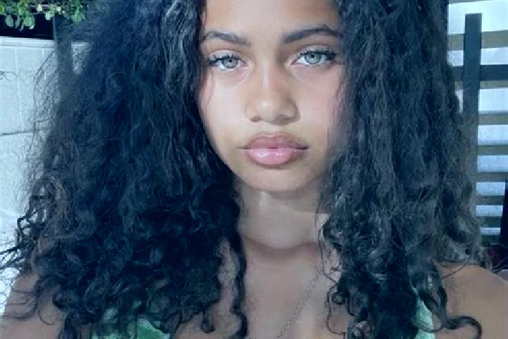 Piper, 24, a black green-eyed mixed companion based in Bienfait. Offering Domination, Party Girl, Dinner Date. Available for incall and outcall, overnight bo...
