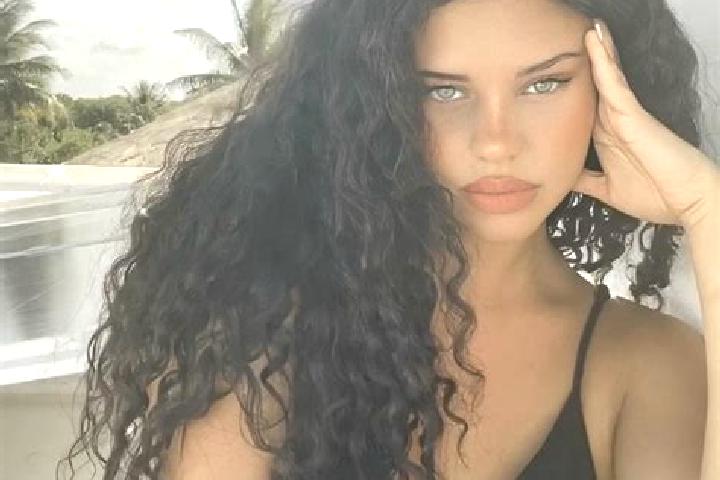 Piper, 24, a black grey-eyed latina companion based in White Island Shores. Offering Party Girl, Massage, Erotic Massage, GFE. Available for incall and outca...