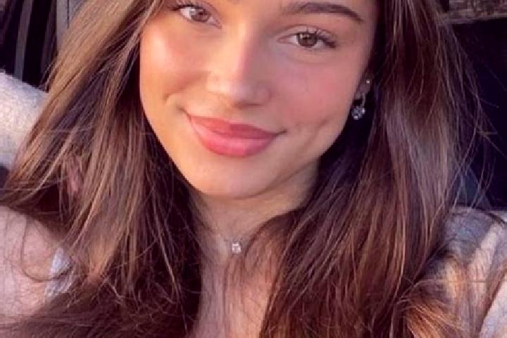 Piper, 24, a brunette hazel-eyed mediterranean companion based in Cattai. Offering Overnight, GFE, CIM. Available for incall and outcall, overnight bookings ...