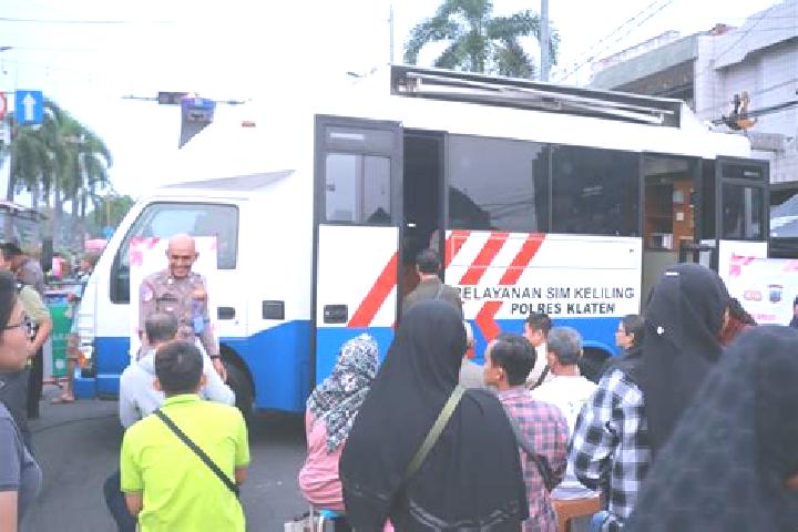 Piper, 24 — Escort in Klaten, Indonesia