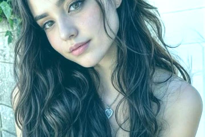 Piper, 25, a black hazel-eyed slavic companion based in Cavan. Offering Party Girl, BDSM, Striptease. Available for incall and outcall, day and evening dates.