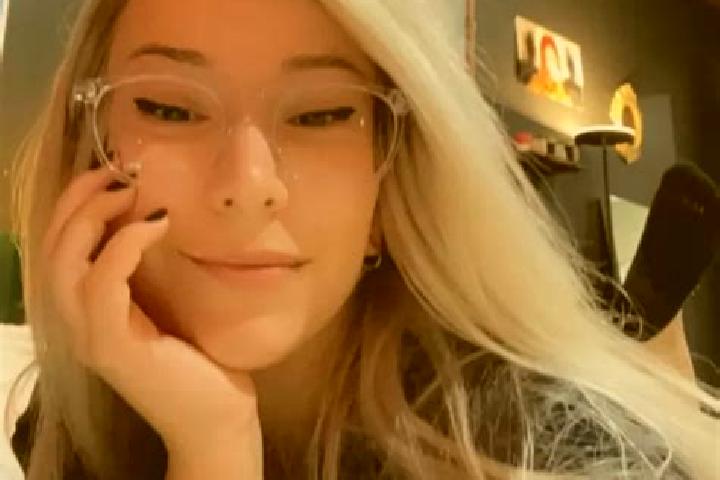 Piper, 25, a blonde grey-eyed asian companion based in Pleak. Offering 69, Couples, A-Level, Domination. Available for incall and outcall, overnight bookings...