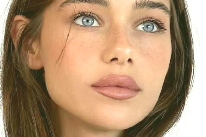 Piper, 25, a brunette dark-eyed slavic companion based in Peitz. Offering Dinner Date, A-Level, Tantra. Available for incall and outcall, day and evening dates.