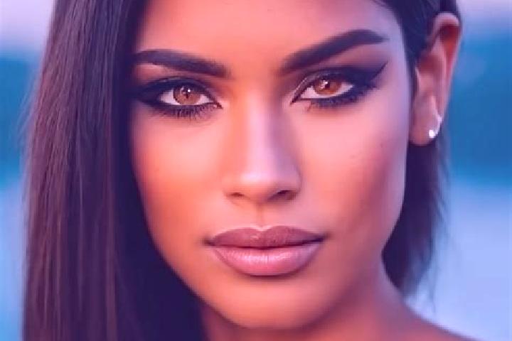 Piper, 25, a red dark-eyed latina companion based in Pauini. Offering Striptease, Overnight, 69. Available for incall and outcall, day and evening dates.