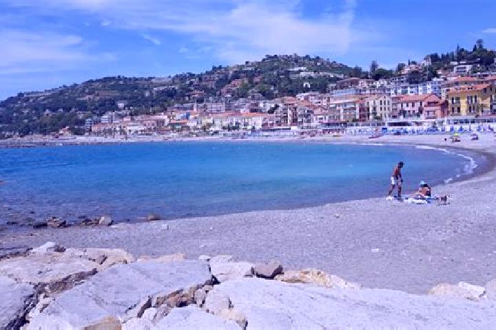 Piper, 25 — Escort in Ospedaletti, Italy