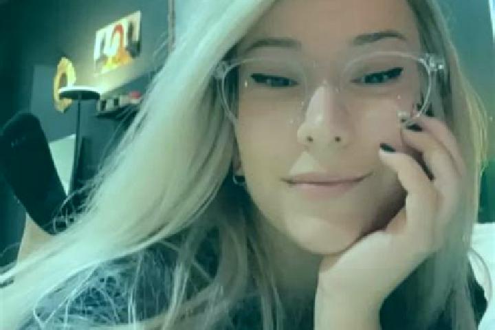 Piper, 26, a blonde grey-eyed ebony companion based in Guri i Zi. Offering Fetish, Couples. Available for incall and outcall, day and evening dates.