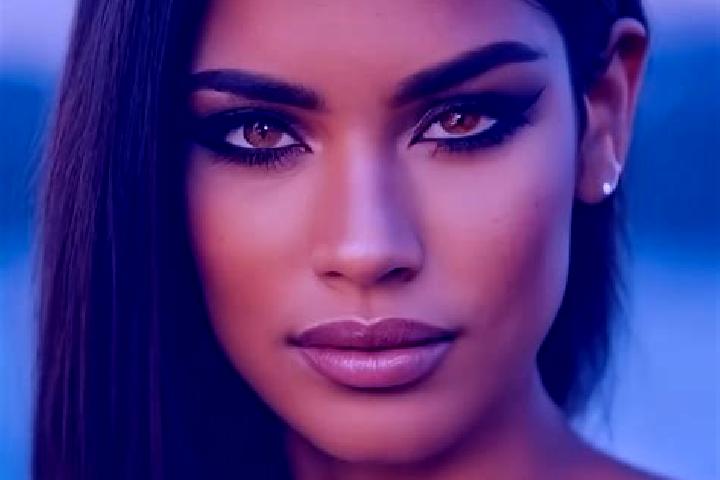 Piper, 28, a black grey-eyed latina companion based in Drasov. Offering Overnight, GFE, BDSM. Available for incall and outcall, overnight bookings available.