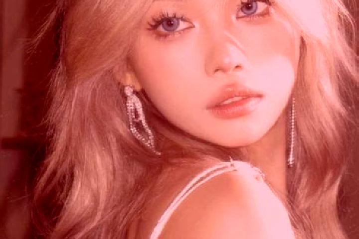 Piper, 28, a blonde blue-eyed asian companion based in Berceni. Offering OWO, Fetish, Roleplay. Available for incall and outcall, overnight bookings available.
