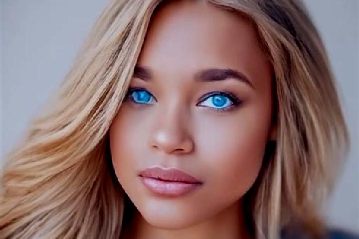 Piper, 30, a chestnut blue-eyed latina companion based in Bahrs Scrub. Offering Girlfriend Experience, Deep French Kissing, Fetish, Roleplay, Massage. Availa...