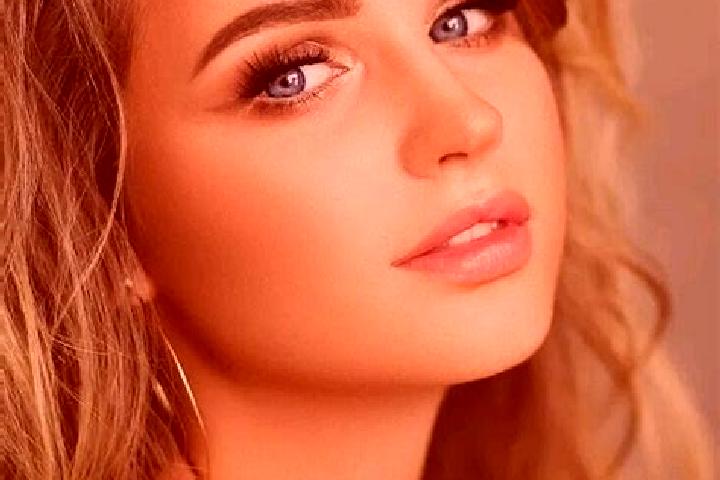 Piper, 30, a dark blonde blue-eyed mediterranean companion based in Hadejia. Offering CIM, Travel Companion. Available for incall and outcall, day and evenin...