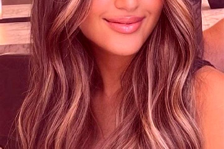 Piper, 30, a dark blonde brown-eyed mediterranean companion based in Khobeyneh-ye Sofla. Offering A-Level, Girlfriend Experience, Erotic Massage, Striptease....
