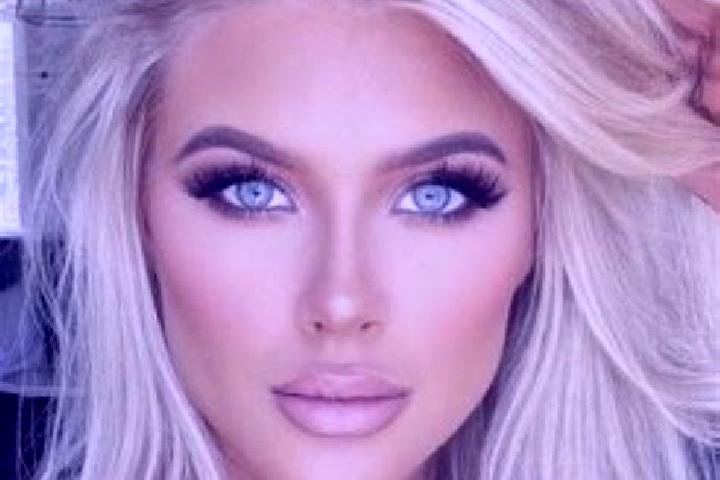 Piper, 30, a platinum blonde hazel-eyed ebony companion based in Darungan. Offering Girlfriend Experience, Tantra, Overnight, Domination, CIM. Available for ...