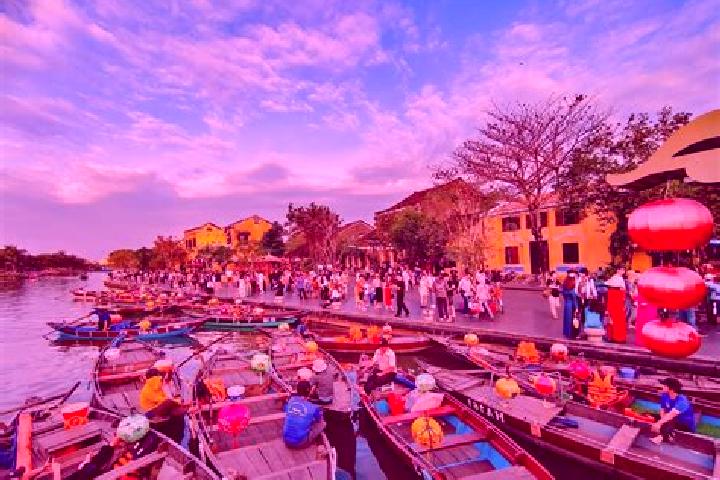 Piper, 32, a auburn blue-eyed ebony companion based in Hoi An. Offering Overnight, Domination, Dinner Date. Available for incall and outcall, overnight booki...