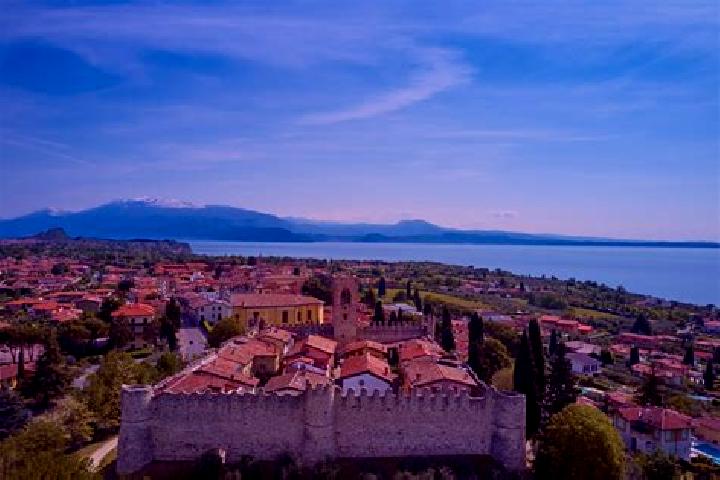 Piper, 32, a auburn dark-eyed slavic companion based in Padenghe sul Garda. Offering Massage, CIM, Deep French Kissing, BDSM. Available for incall and outcal...