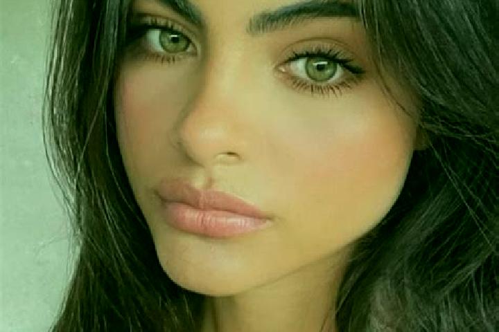 Piper, 32, a brunette dark-eyed indian companion based in Valer. Offering A-Level, Deep French Kissing, CIM, Erotic Massage. Available for incall and outcall...