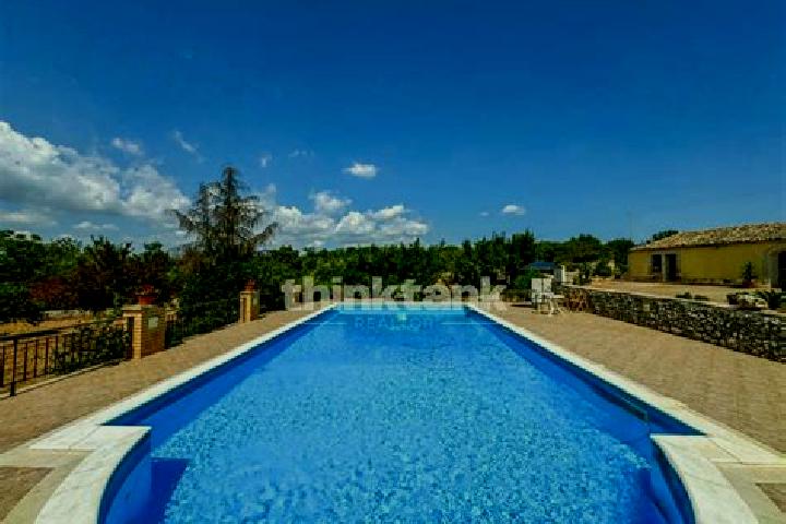 Piper, 32 — Escort in Canicattini Bagni, Italy