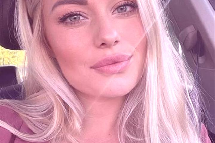 Piper, 33, a blonde hazel-eyed european companion based in Bloomville. Offering Domination, GFE, Massage. Available for incall and outcall, overnight booking...