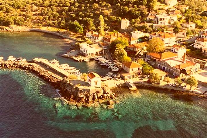 Piper, 33 — Escort in Polichnitos, Greece