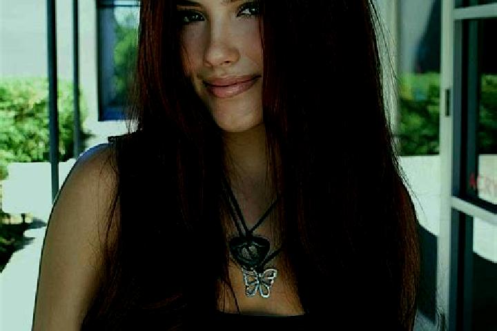 Piper, 34, a auburn dark-eyed caucasian companion based in Wendake. Offering GFE, 69, Tantra. Available for incall and outcall, overnight bookings available.