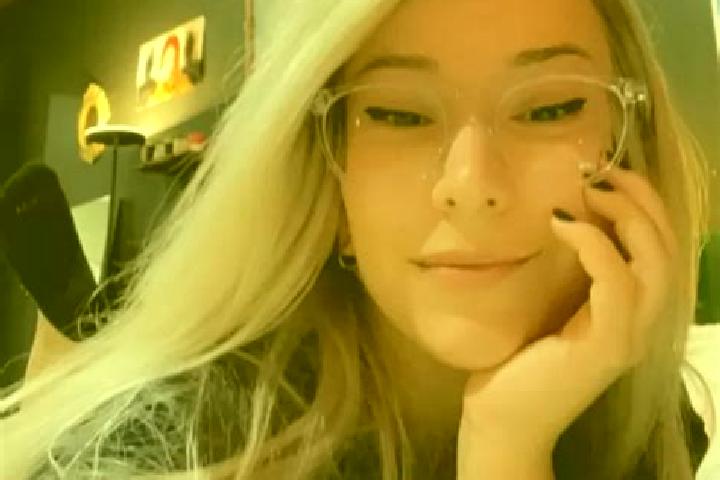 Piper, 34, a blonde dark-eyed mixed companion based in Weetangera. Offering Couples, Erotic Massage, Domination, Overnight. Available for incall and outcall,...