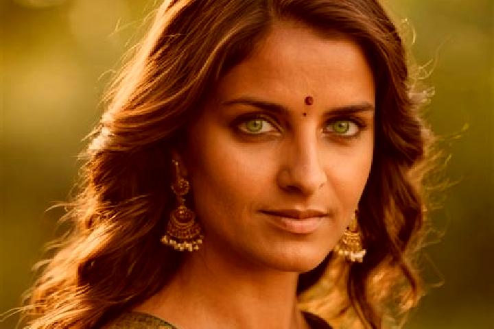 Piper, 34, a brunette green-eyed indian companion based in Varfurile. Offering Prostate Massage, 69. Available for incall and outcall, overnight bookings ava...