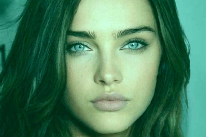 Piper, 34, a brunette grey-eyed mixed companion based in Galaroza. Offering Roleplay, Duos. Available for incall and outcall, day and evening dates.