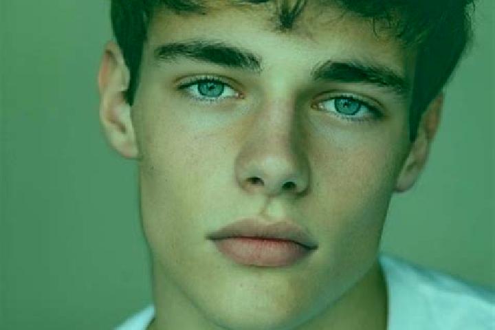Piper, 34, a red dark-eyed caucasian companion based in Wauthier-Braine. Offering Overnight, Massage, Couples. Available for incall and outcall, day and even...