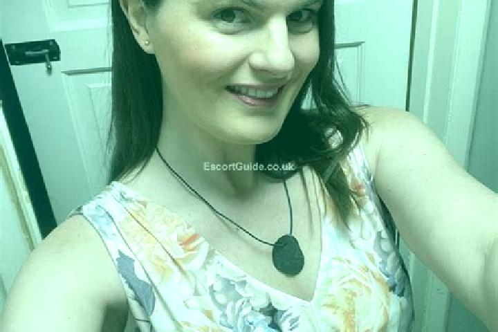 Piper, 35, a auburn dark-eyed ebony companion based in Beenleigh. Offering BDSM, GFE, Deep French Kissing, Couples. Available for incall and outcall, overnig...