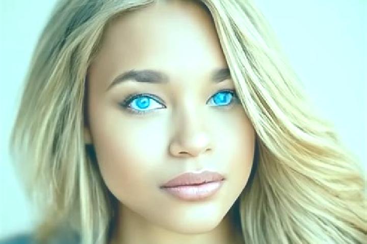 Piper, 35, a blonde blue-eyed latina companion based in Karangkecicang. Offering 69, BDSM, Deep French Kissing, Girlfriend Experience, Prostate Massage. Avai...