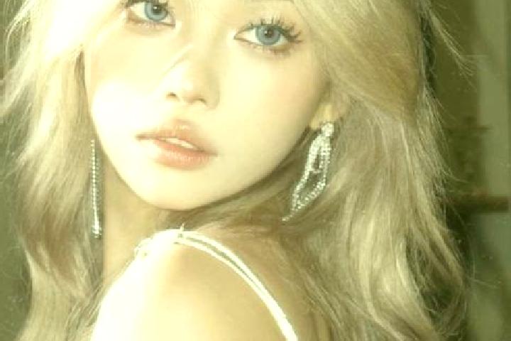 Piper, 35, a blonde dark-eyed asian companion based in Coundon. Offering Deep French Kissing, 69, BDSM. Available for incall and outcall, day and evening dates.