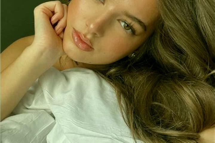 Piper, 37, a chestnut grey-eyed latina companion based in Satgawan. Offering Prostate Massage, Deep French Kissing, Tantra. Available for incall and outcall,...
