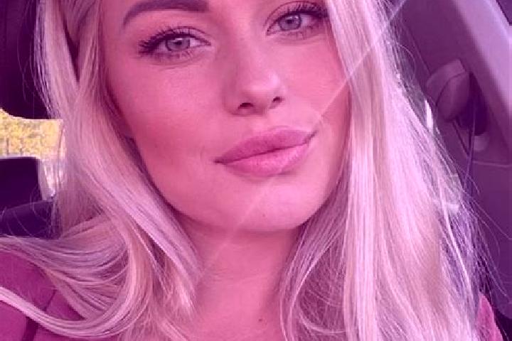 Piper, 38, a blonde hazel-eyed european companion based in San Nicolas de Bari. Offering Striptease, OWO, Overnight, Roleplay. Available for incall and outca...