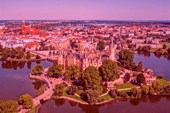 Piper, 38 — Escort in Luckau, Germany