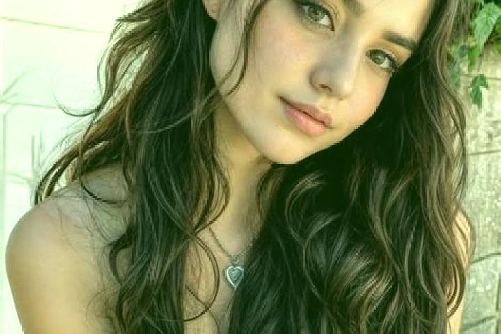 Piper, 39, a auburn hazel-eyed mediterranean companion based in Tatce. Offering Couples, Striptease, Duos, Party Girl. Available for incall and outcall, day ...