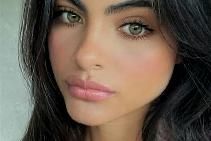 Piper, 39, a chestnut green-eyed indian companion based in Lanciego. Offering OWO, 69. Available for incall and outcall, overnight bookings available.