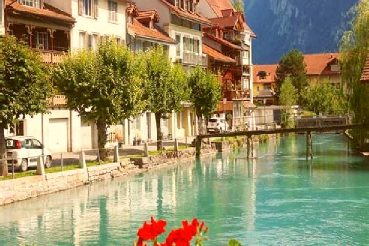 Piper, 39 — Escort in Praroman, Switzerland
