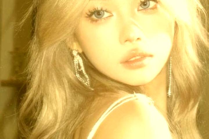 Quinn, 20, a blonde amber-eyed asian companion based in Seguelon. Offering OWO, Duos, Prostate Massage, Striptease. Available for incall and outcall, day and...