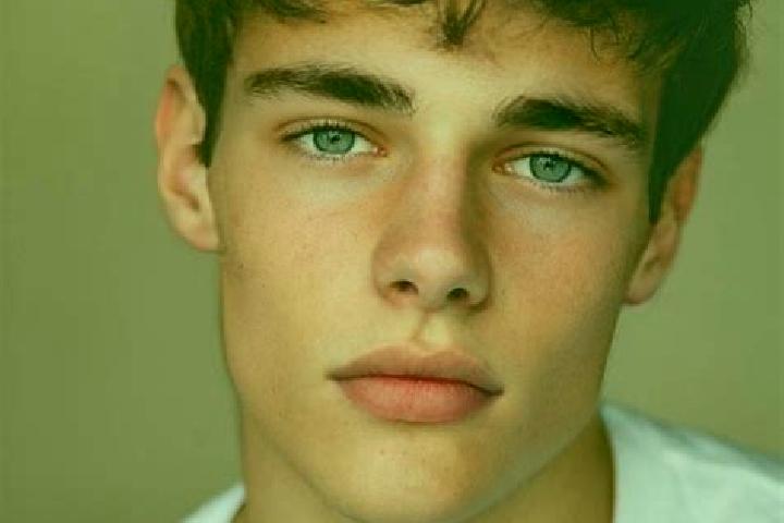 Quinn, 20, a red brown-eyed caucasian companion based in Kock. Offering OWO, BDSM, Erotic Massage, Couples. Available for incall and outcall, overnight booki...
