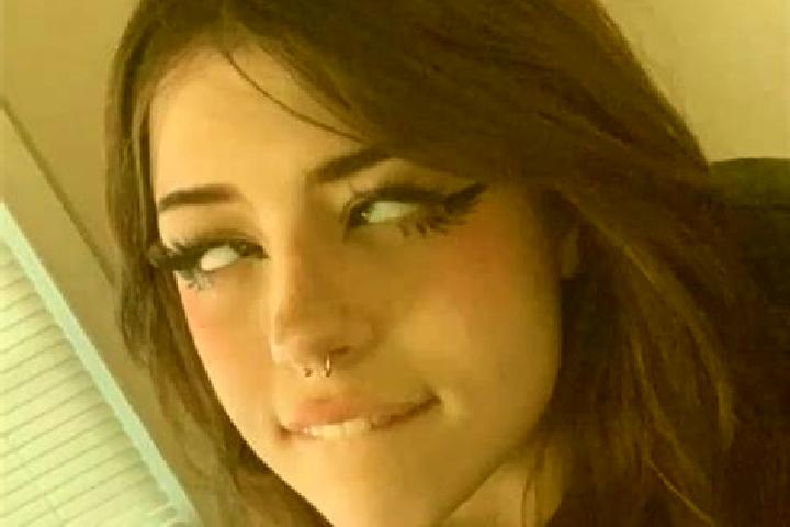 Quinn, 20, a red grey-eyed mediterranean companion based in Schluchsee. Offering Couples, Party Girl, Girlfriend Experience, OWO. Available for incall and ou...