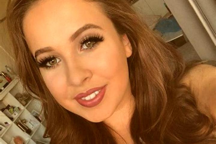 Quinn, 21, a auburn amber-eyed caribbean companion based in Mango Hill. Offering Couples, Fetish, Domination. Available for incall and outcall, day and eveni...