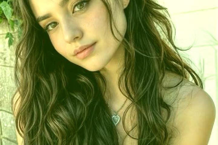 Quinn, 21, a auburn grey-eyed middle eastern companion based in Las Toscas. Offering Couples, Girlfriend Experience, OWO, A-Level, Party Girl. Available for ...