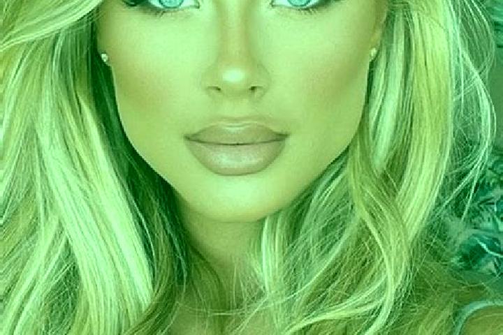 Quinn, 21, a blonde hazel-eyed latina companion based in Beni Yakhlef. Offering Prostate Massage, GFE, Overnight, A-Level, Girlfriend Experience. Available f...