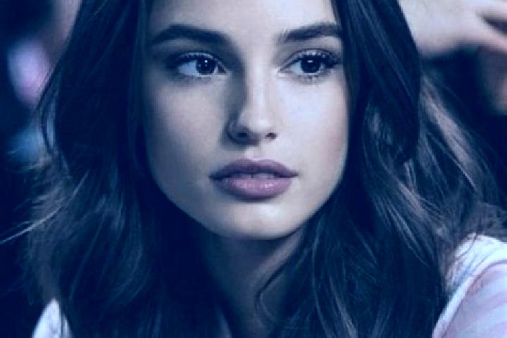 Quinn, 21, a brunette brown-eyed ebony companion based in Glossa. Offering Travel Companion, CIM, Duos, Domination. Available for incall and outcall, day and...