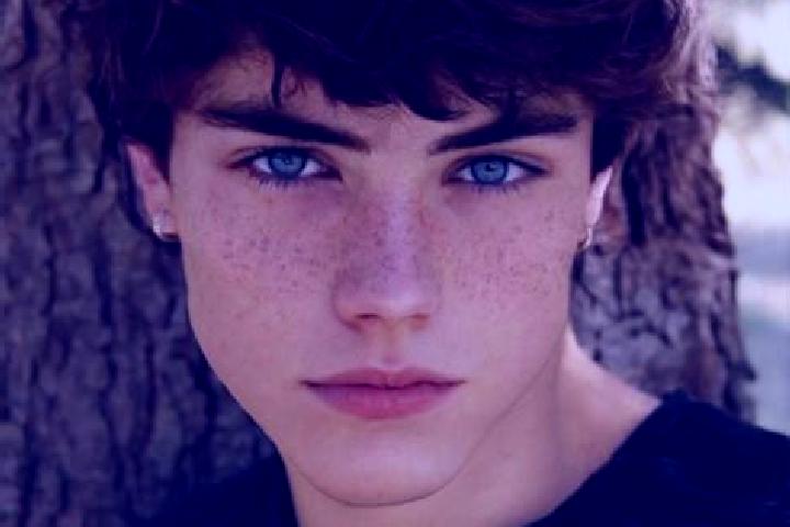 Quinn, 21, a chestnut hazel-eyed slavic companion based in Ouadda. Offering Couples, Duos, Tantra, Dinner Date. Available for incall and outcall, day and eve...